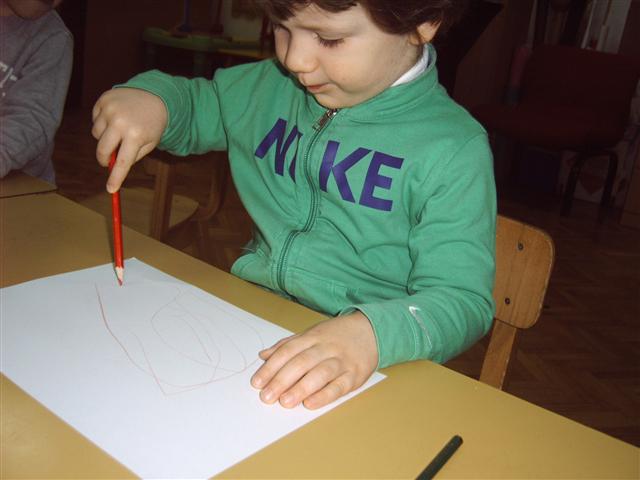 Dječje šaranje i crtanje-znakovi bitni za razvoj govora,
pisanja i mišljenja - slika broj: 6